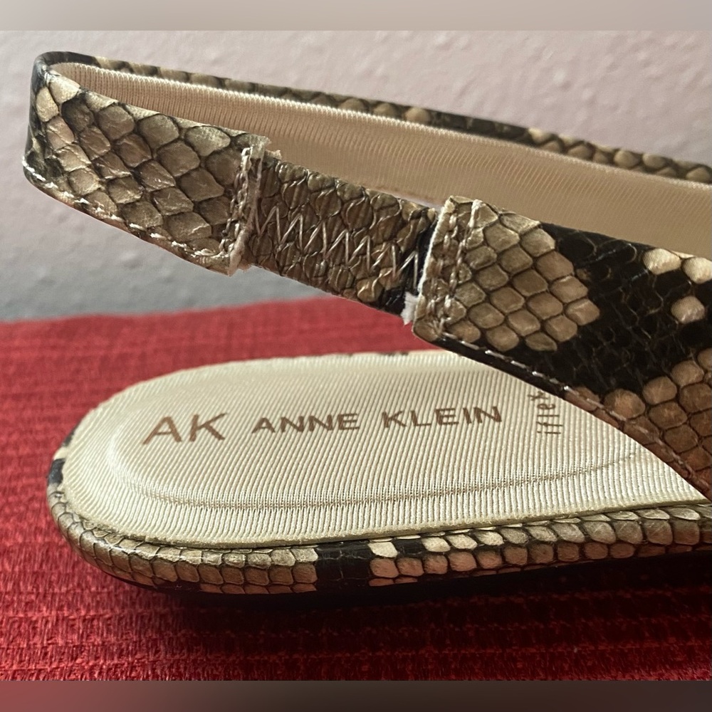 NWT…ANN KLEIN WOMENS SNAKESKIN SLINGBACK FLATS - Picture 4 of 16